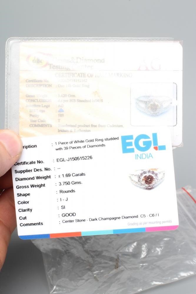 A CHAMPAGNE DIAMOND CLUSTER DRESS RING Image