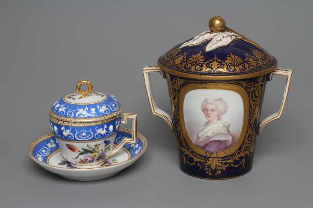 A FRENCH PORCELAIN LARGE TWO HANDLED CUP AND COVER Image