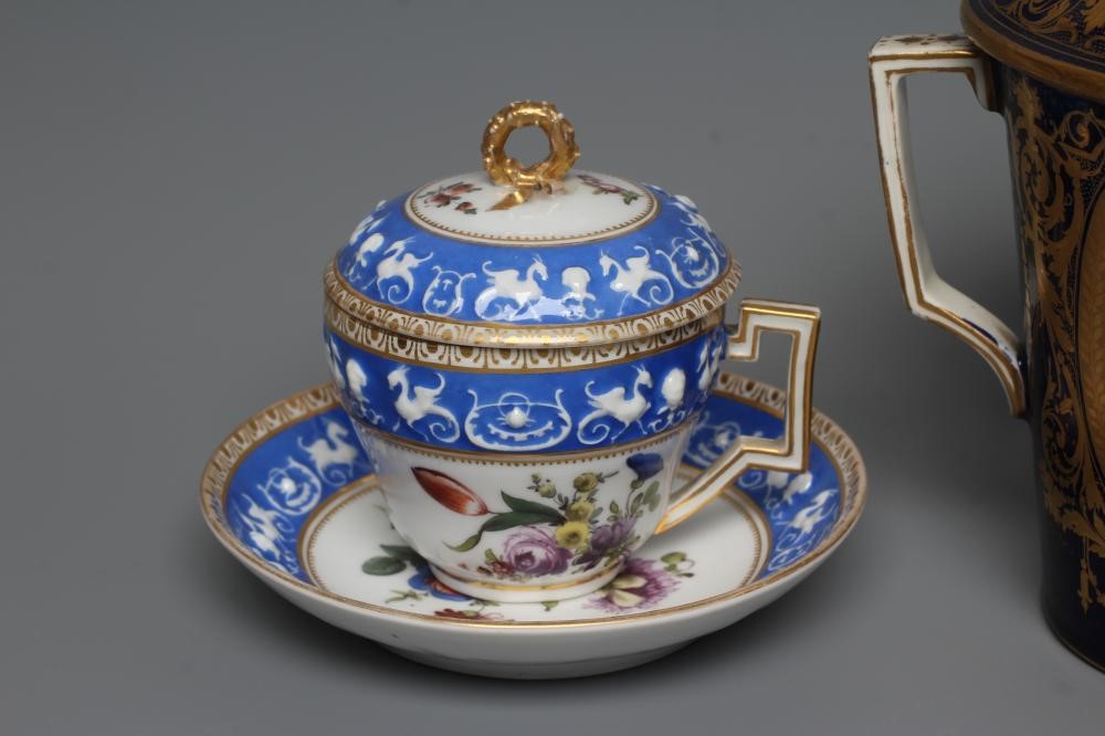 A FRENCH PORCELAIN LARGE TWO HANDLED CUP AND COVER Image