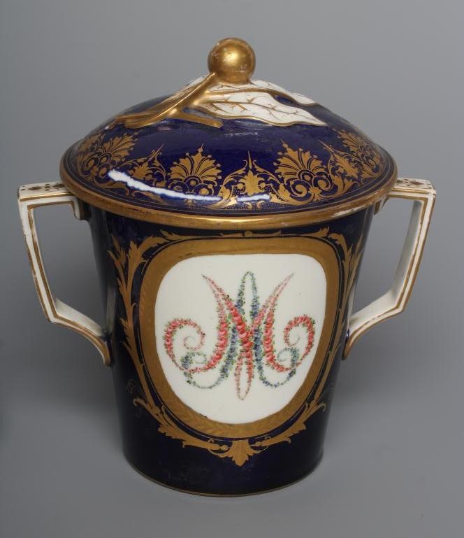 A FRENCH PORCELAIN LARGE TWO HANDLED CUP AND COVER Image