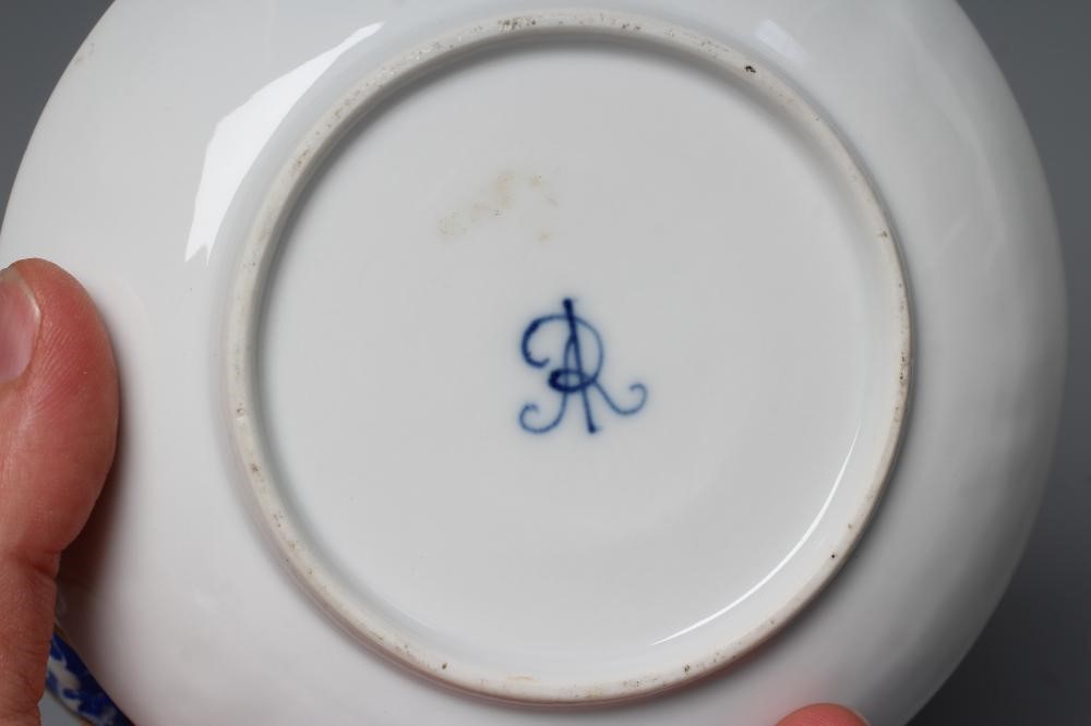 A FRENCH PORCELAIN LARGE TWO HANDLED CUP AND COVER Image