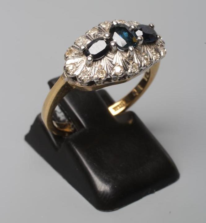 A SAPPHIRE AND DIAMOND DRESS RING Image