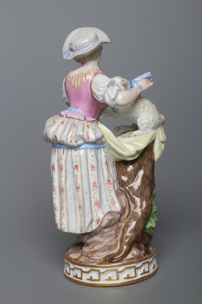 A MEISSEN PORCELAIN FIGURE Image