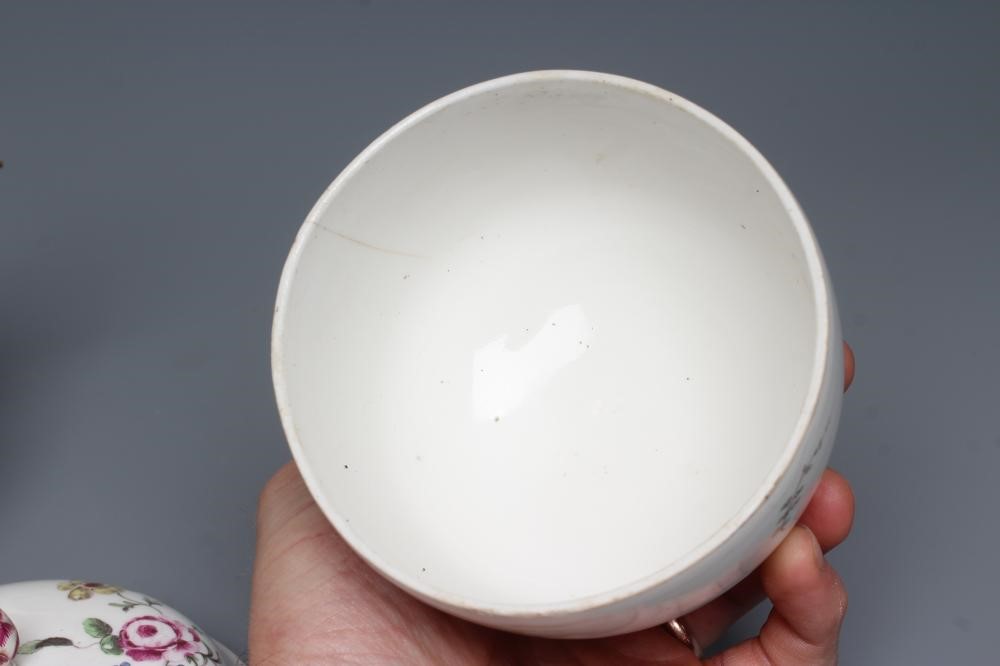 A HOCHST PORCELAIN TEAPOT AND COVER Image