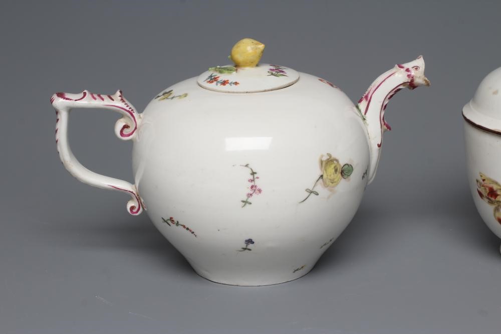 A HOCHST PORCELAIN TEAPOT AND COVER Image