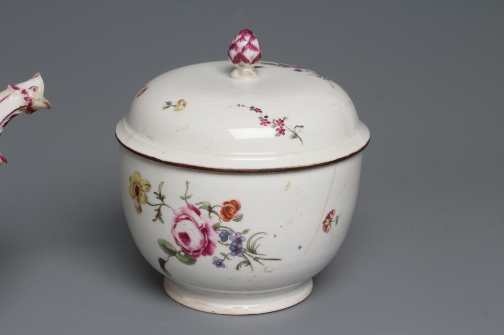A HOCHST PORCELAIN TEAPOT AND COVER Image