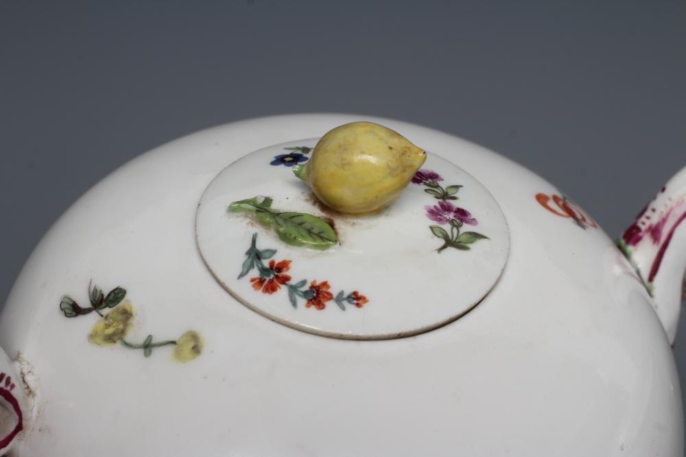 A HOCHST PORCELAIN TEAPOT AND COVER Image
