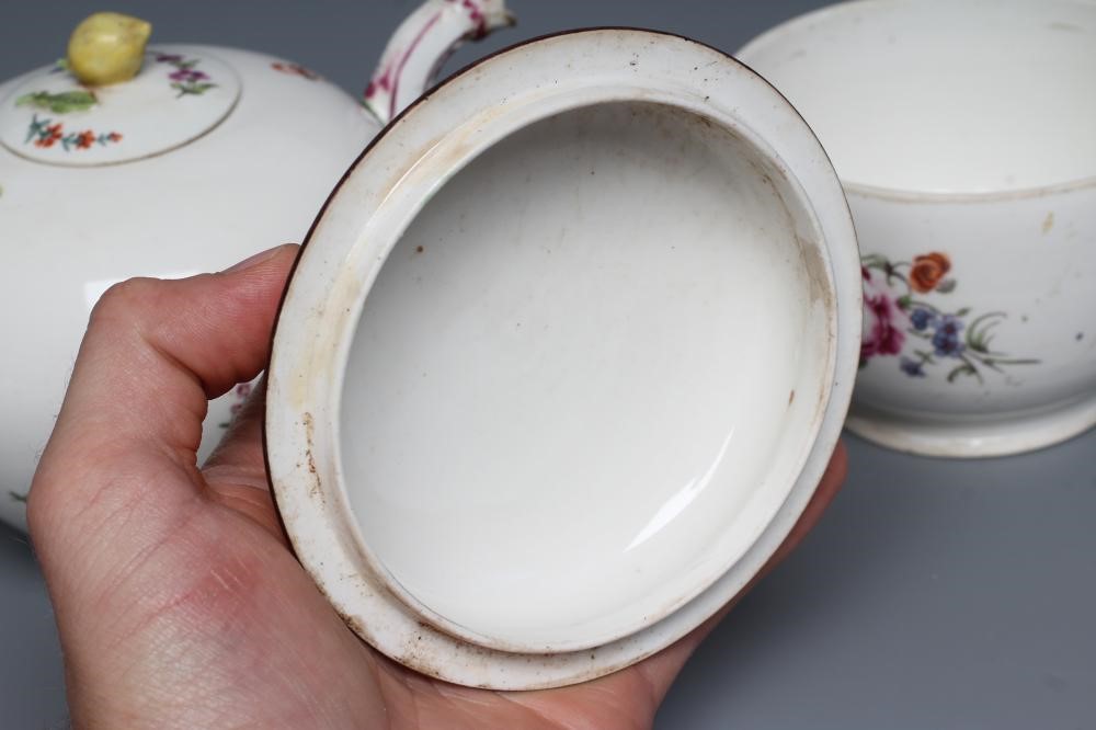 A HOCHST PORCELAIN TEAPOT AND COVER Image