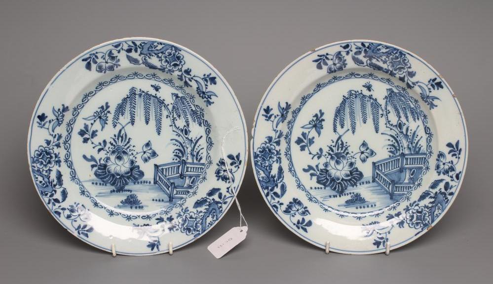 A PAIR OF ENGLISH DELFT PLATES Image