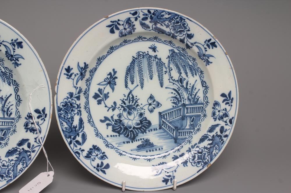 A PAIR OF ENGLISH DELFT PLATES Image