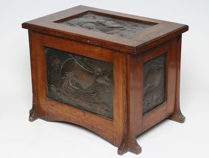 AN ARTS AND CRAFTS OAK COAL BOX Image