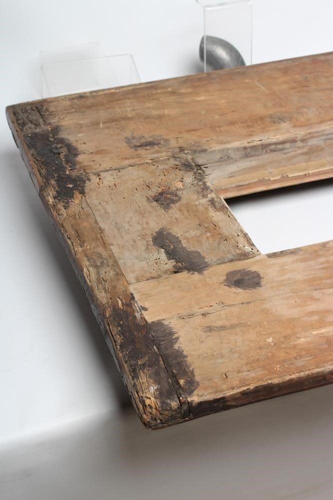 A DUTCH RIPPLE MOULDED FRAME, 17th century, with gilded slip to take picture 12 3/4" x 10 1/4", 30" Image