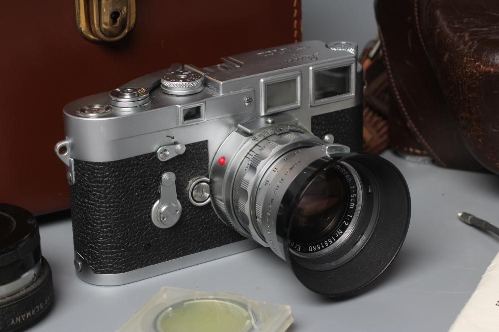A LEICA M3 ERNST LEITZ WETZLAR CAMERA, numbered 962 844, with Ernst Leitz GmbH Wetzlar Summicron Image
