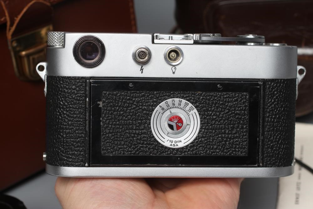 A LEICA M3 ERNST LEITZ WETZLAR CAMERA, numbered 962 844, with Ernst Leitz GmbH Wetzlar Summicron Image