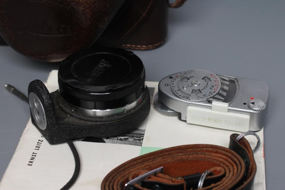A LEICA M3 ERNST LEITZ WETZLAR CAMERA, numbered 962 844, with Ernst Leitz GmbH Wetzlar Summicron Image