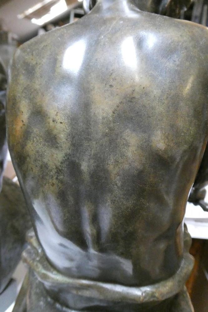 AFTER RAUL XAVIER (Portuguese 1894-1964) "La Premier Fleche", bronze, signed, green patination, Image