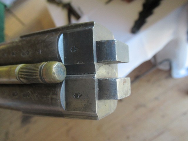 A WILLIAMS & POWELL PERCUSSION 14 BORE DOUBLE BARRELLED SHOTGUN Image