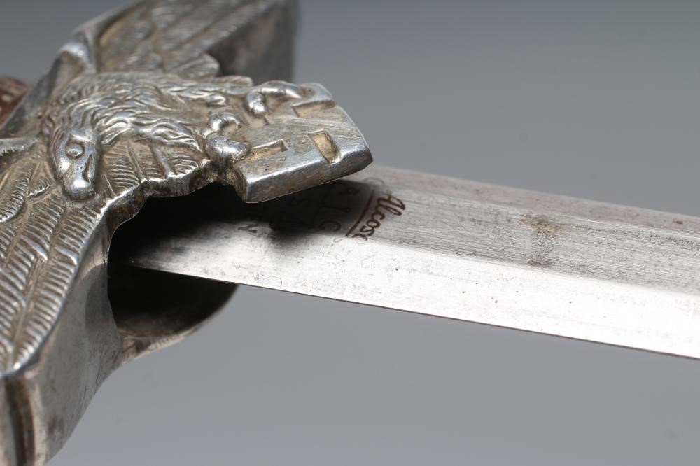 A THIRD REICH LUFTWAFFE OFFICER'S DAGGER Image