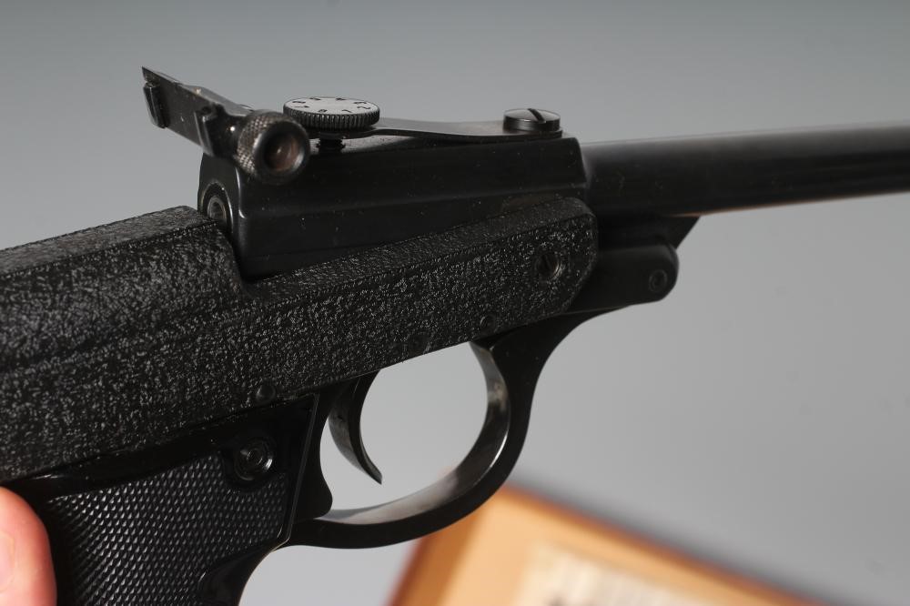 A BOXED WALTHER LUFTPISTOLE .177 AIR PISTOL with 9 3/8" barrel Image