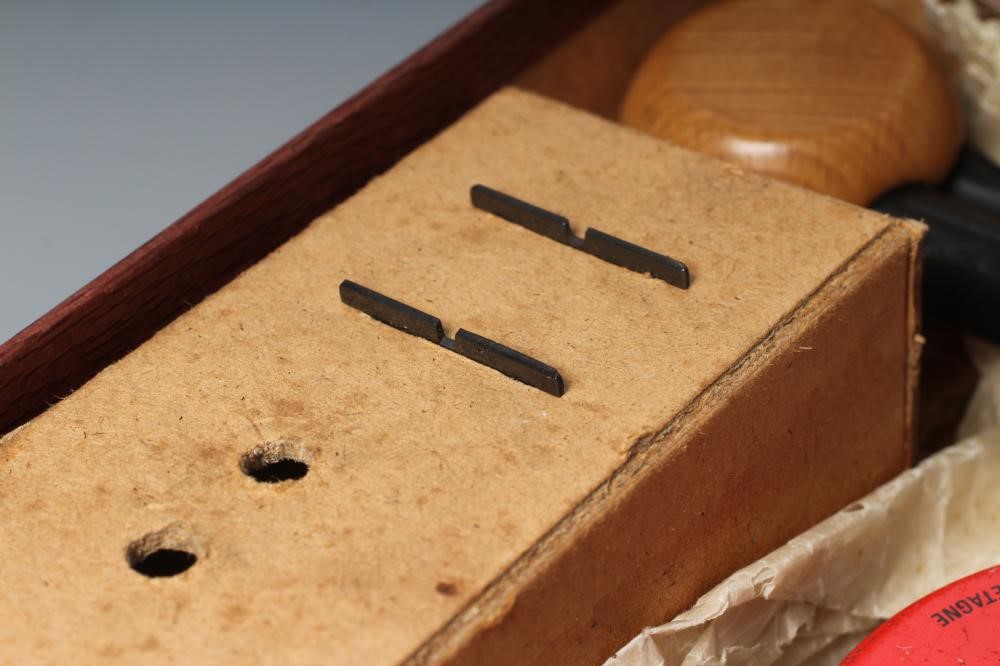 A BOXED WALTHER LUFTPISTOLE .177 AIR PISTOL with 9 3/8" barrel Image