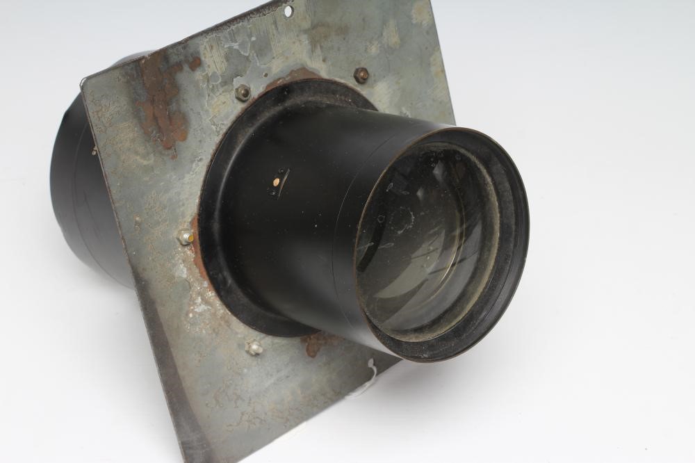 A RARE WWII SPITFIRE RECONNAISSANCE LENS Image