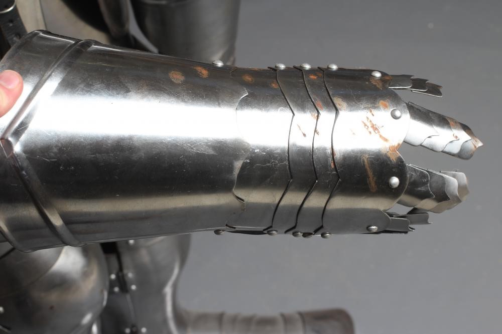 A FULL SUIT OF FIELD ARMOUR Image