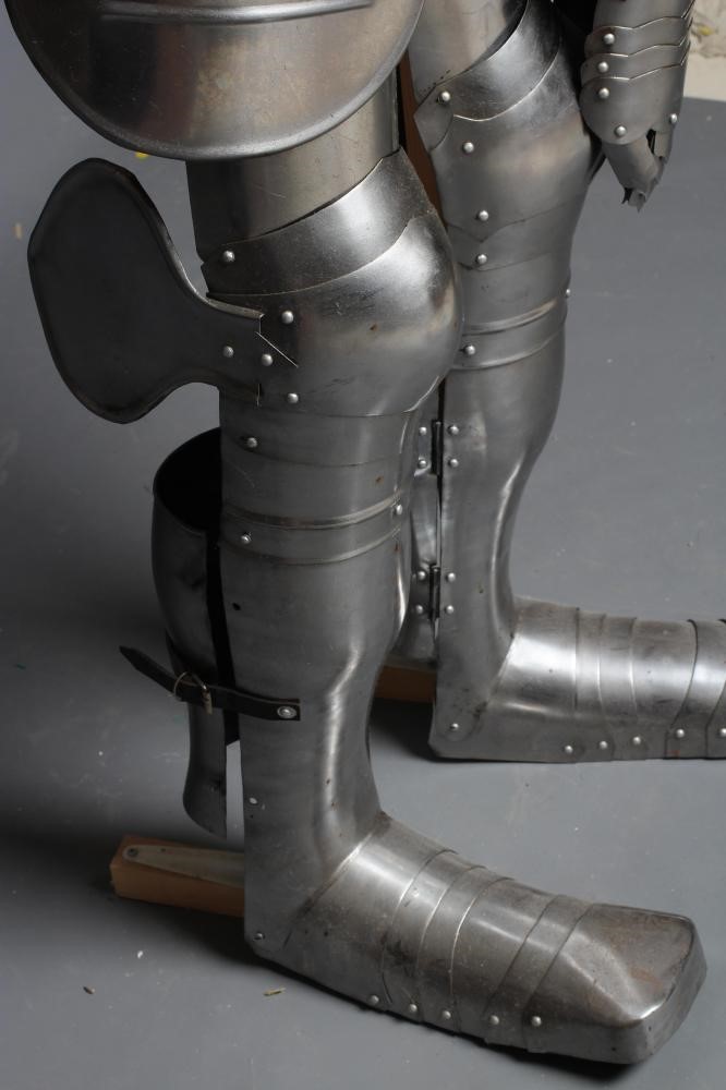A FULL SUIT OF FIELD ARMOUR Image