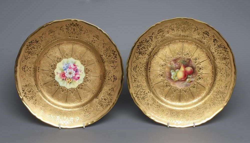 A ROYAL WORCESTER CHINA CABINET PLATE Image