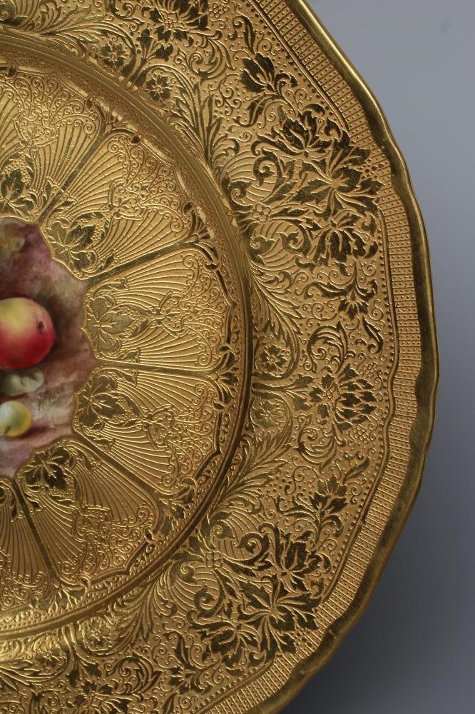 A ROYAL WORCESTER CHINA CABINET PLATE Image