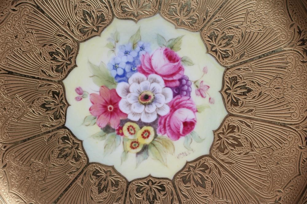 A ROYAL WORCESTER CHINA CABINET PLATE Image