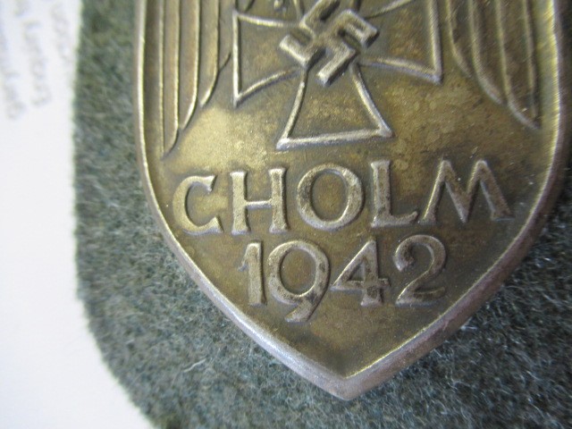 A GERMAN THIRD REICH KRIEGSMARINE DESTROYERS BADGE with rear hook and pin, stamped in relief Image