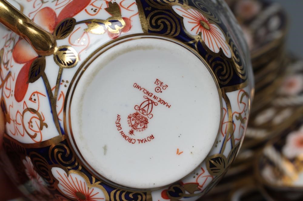 A ROYAL CROWN DERBY IMARI CHINA TEA SET for six place settings, 1917, decorated in pattern 2451, Image