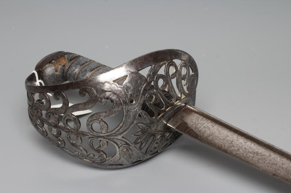 A BRITISH 1821 PATTERN HEAVY CAVALRY OFFICER'S SWORD Image