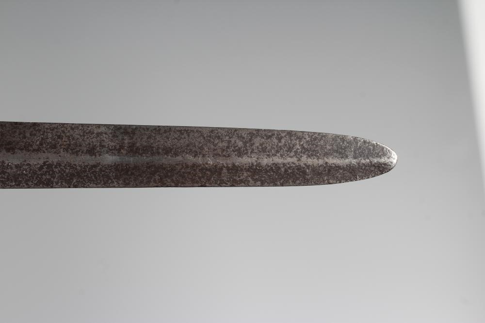 A BRITISH 1786 PATTERN INFANTRY OFFICER'S SWORD with 32" blade Image