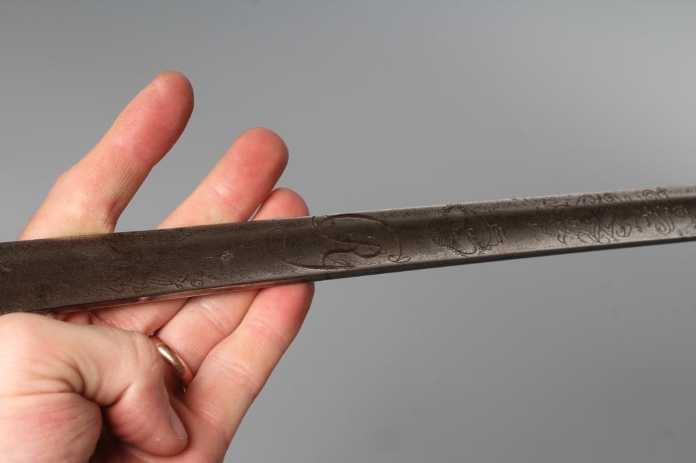 A BRITISH 1796 PATTERN HEAVY CAVALRY OFFICER'S SWORD Image