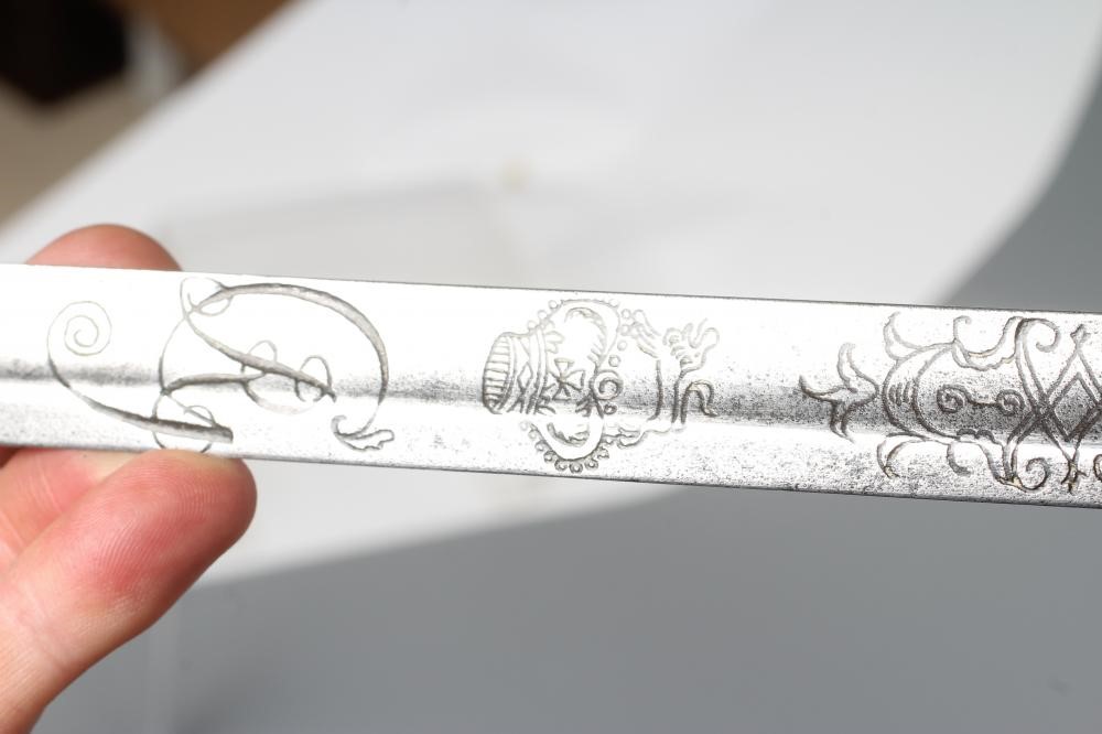 A BRITISH 1796 PATTERN HEAVY CAVALRY OFFICER'S SWORD Image