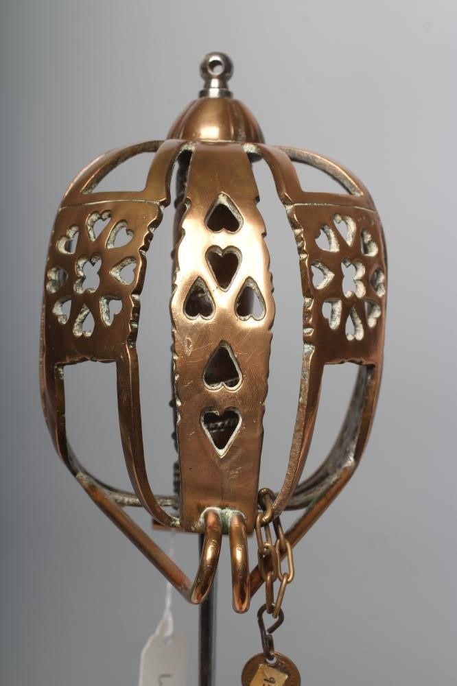 AN 1828 PATTERN HIGHLAND INFANTRY OFFICER'S BROADSWORD with very heavy 32 1/2" blade Image