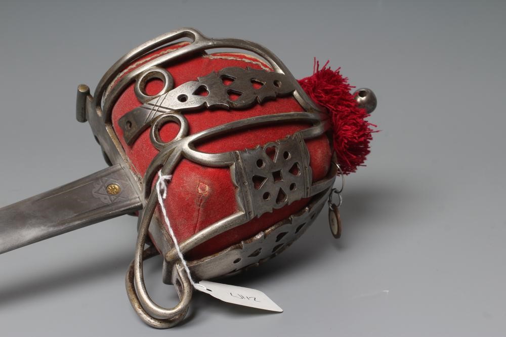 A HIGHLAND INFANTRY OFFICER'S BROADSWORD Image