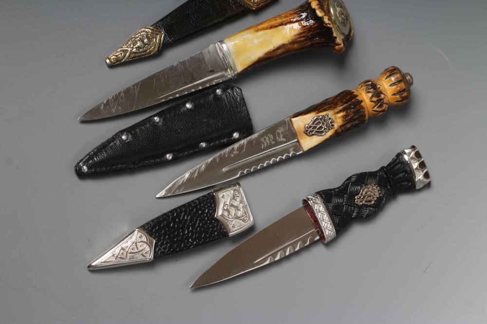 A VICTORIAN SCOTTISH CIVILIAN DIRK with 11 1/2" blade and wood thistle form grip, 16" long, together Image