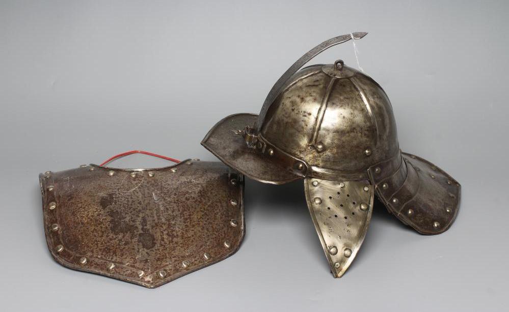 A LOBSTER TAIL HELMET Image