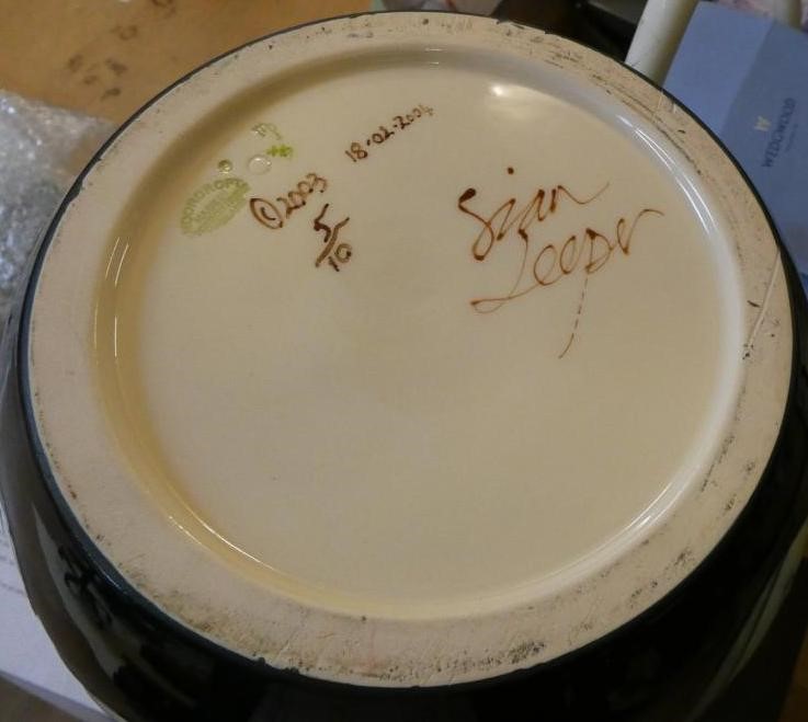 A MOORCROFT POTTERY LARGE VASE Image