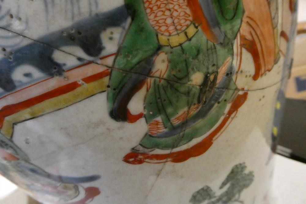 A CHINESE PORCELAIN FAMILLE VERTE VASE of flared rounded cylindrical form Image