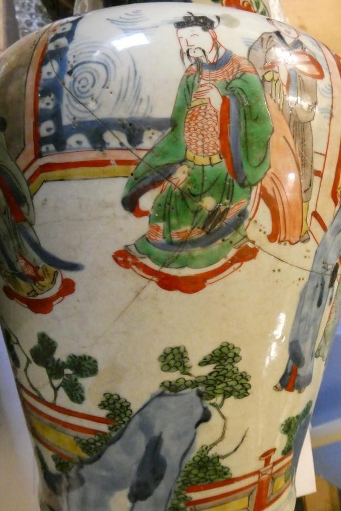 A CHINESE PORCELAIN FAMILLE VERTE VASE of flared rounded cylindrical form Image