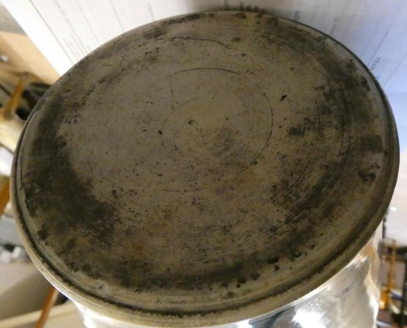 A CHINESE PORCELAIN FAMILLE VERTE VASE of flared rounded cylindrical form Image