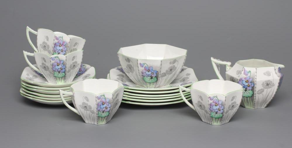 A SHELLEY CHINA QUEEN ANNE PART TEA SERVICE Image