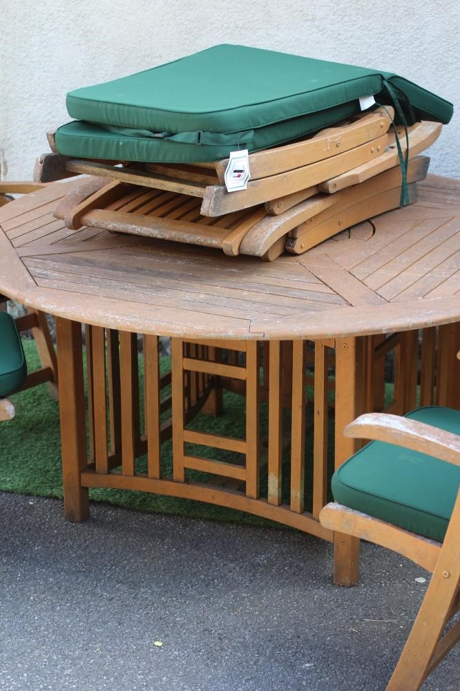 AN ARTS & CRAFTS STYLE SLATTED TEAK DINING SUITE Image