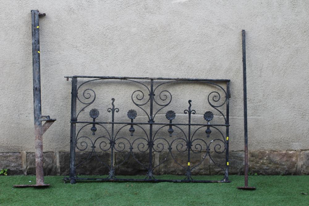 AN ARTS AND CRAFTS STYLE GATE Image