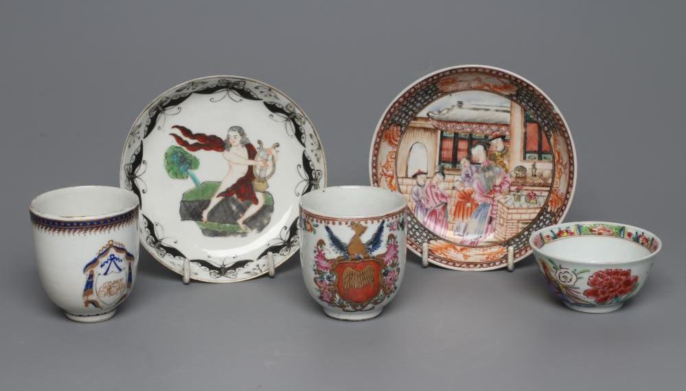 A CHINESE PORCELAIN EUROPEAN SUBJECT SAUCER painted in iron red Image