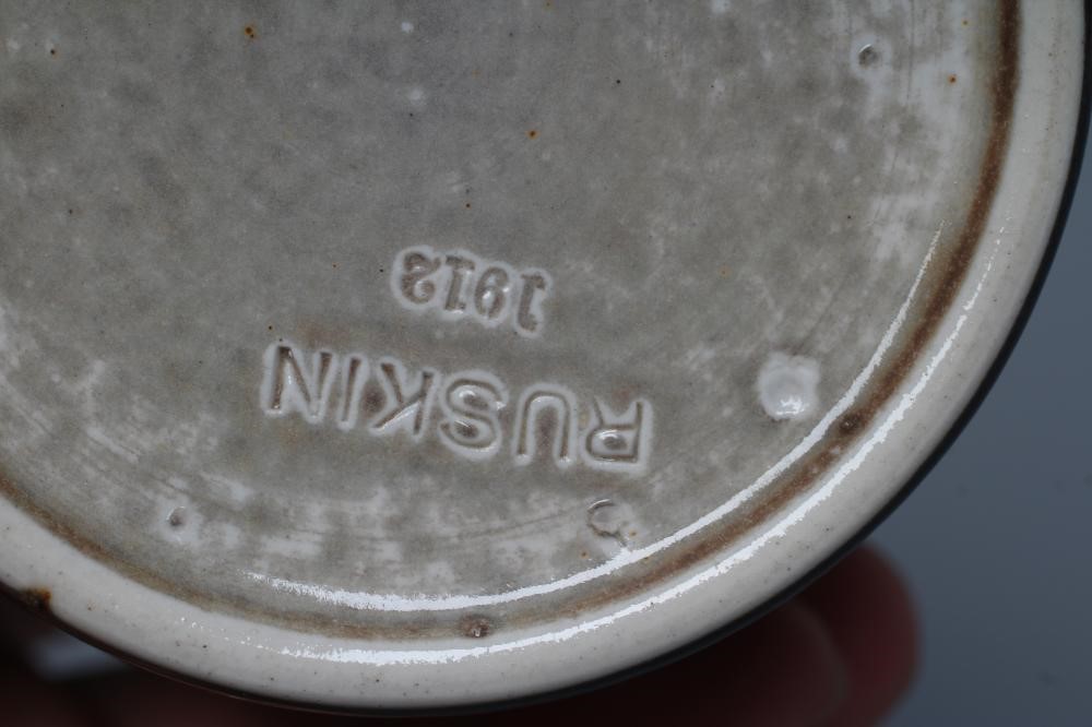 A RUSKIN POTTERY VASE Image