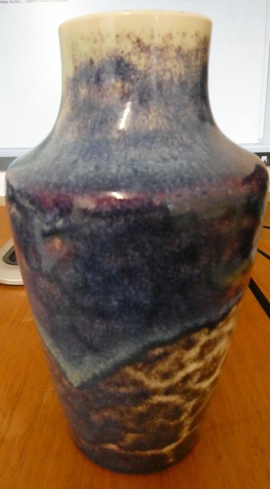 A RUSKIN POTTERY VASE Image